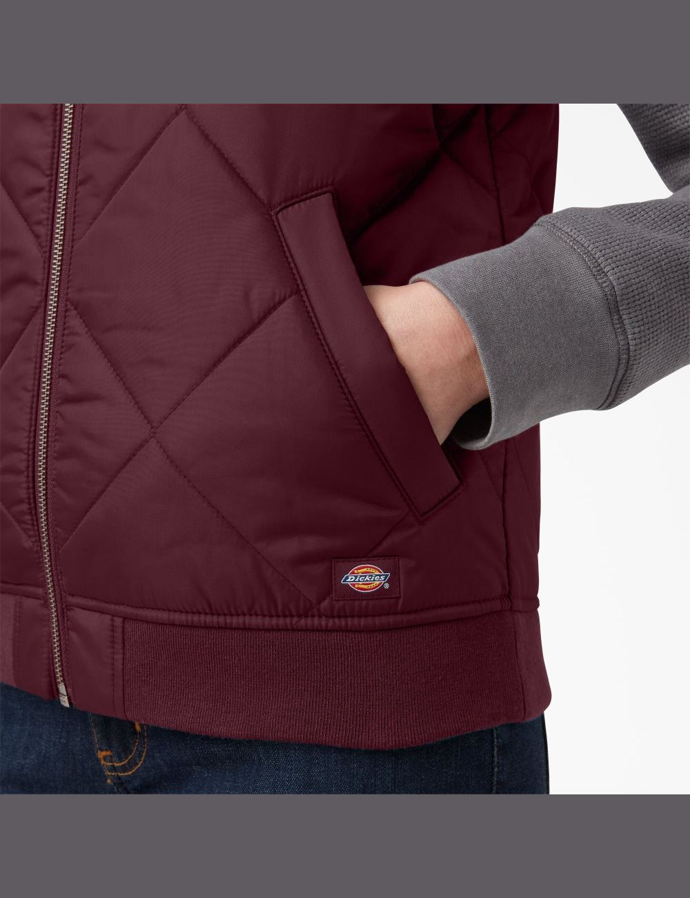 Burgundy Dickies Quilted Vests | 798VDJOLC