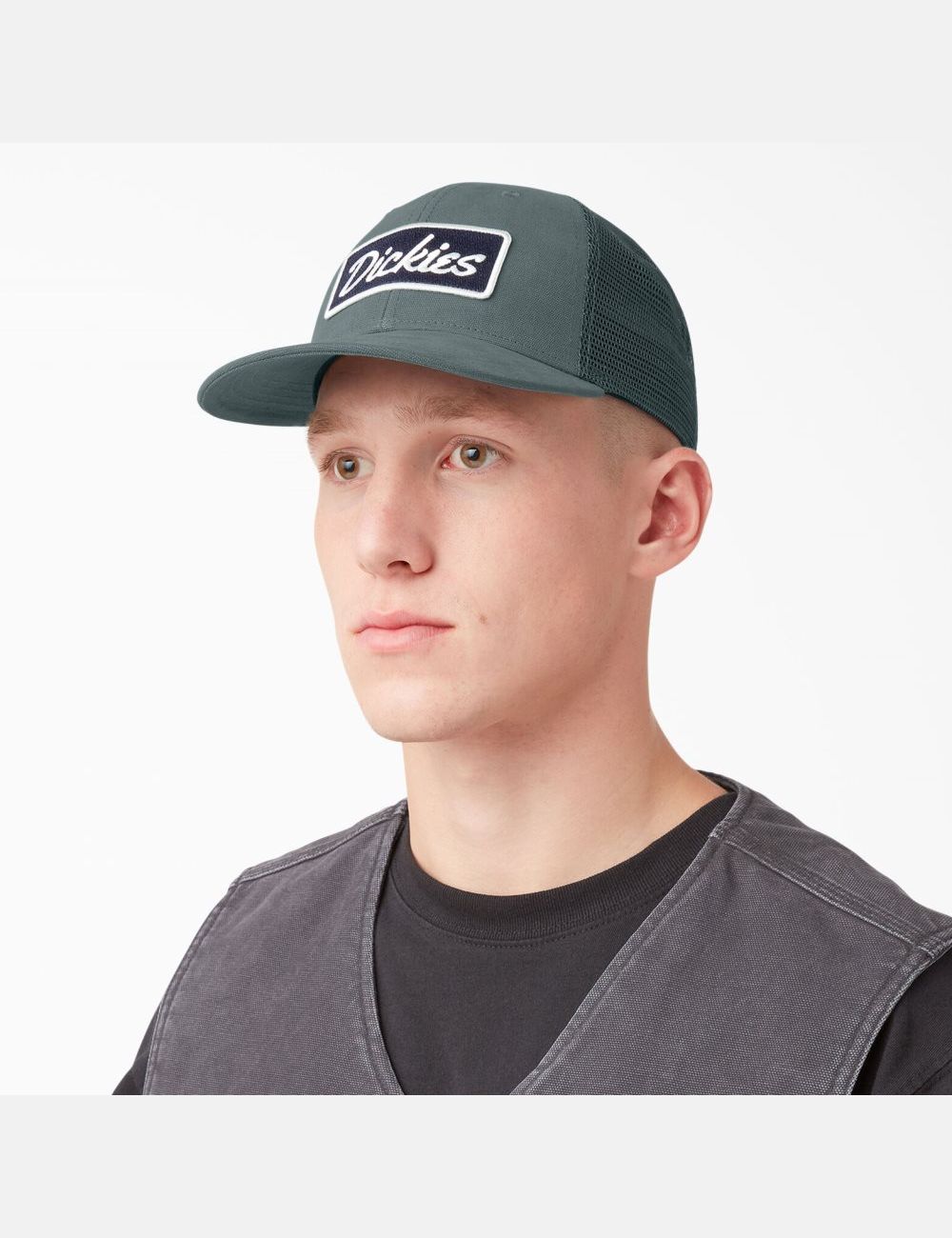 Lincoln Green Dickies Patch Logo Trucker Hats | 098VXAQIW