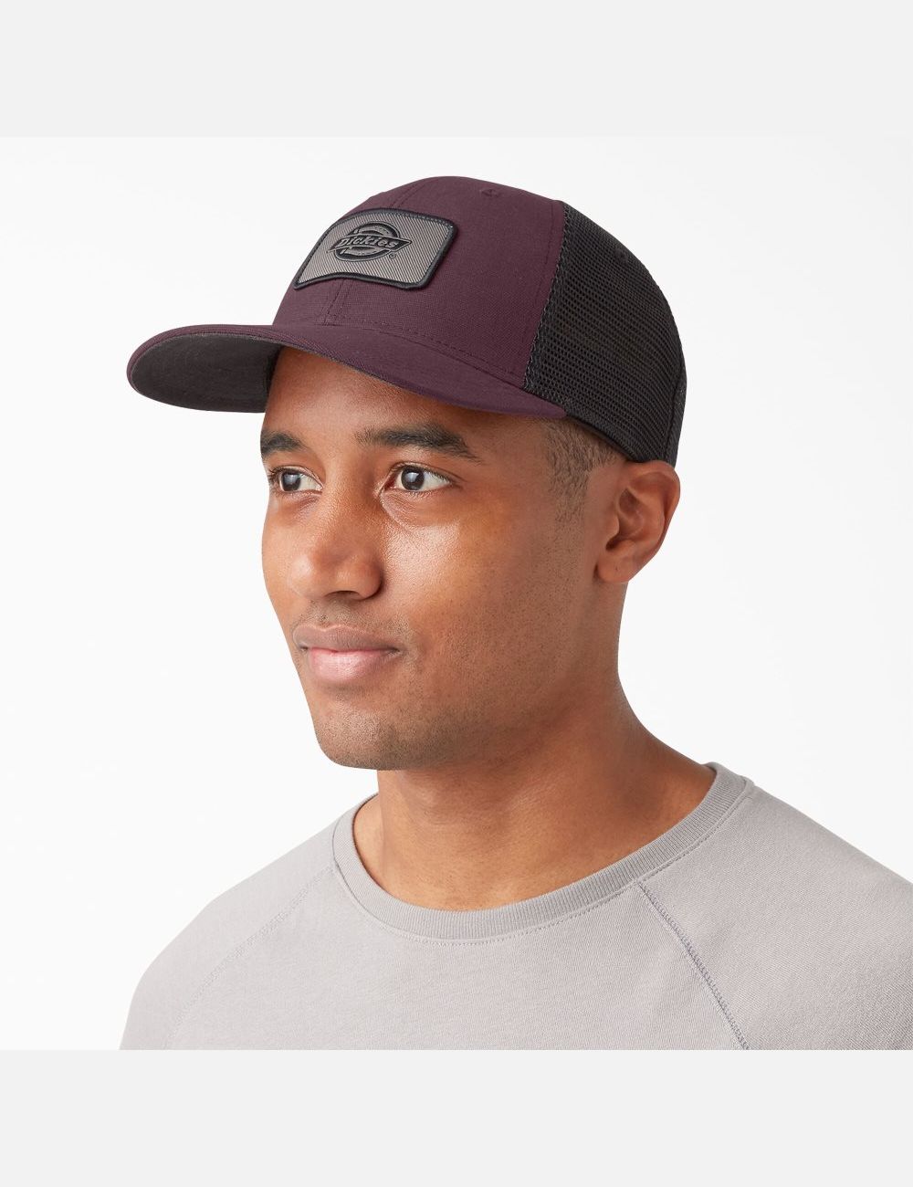 Maroon Dickies Canvas Trucker Hats | 639ORVSNZ