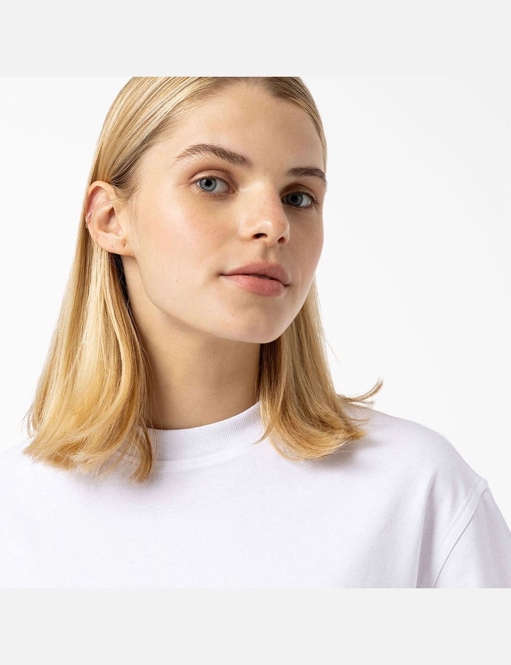 White Dickies Fort Lewis Cropped Graphic T-Shirts | 863UILXKH